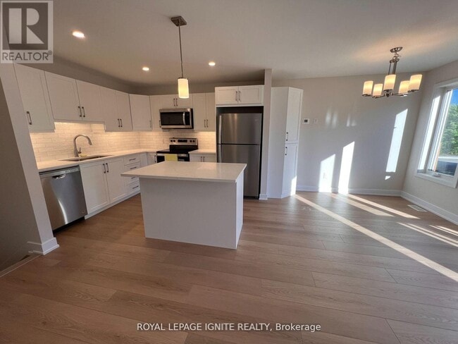 Photo du bâtiment - 93 Whitcomb Cres