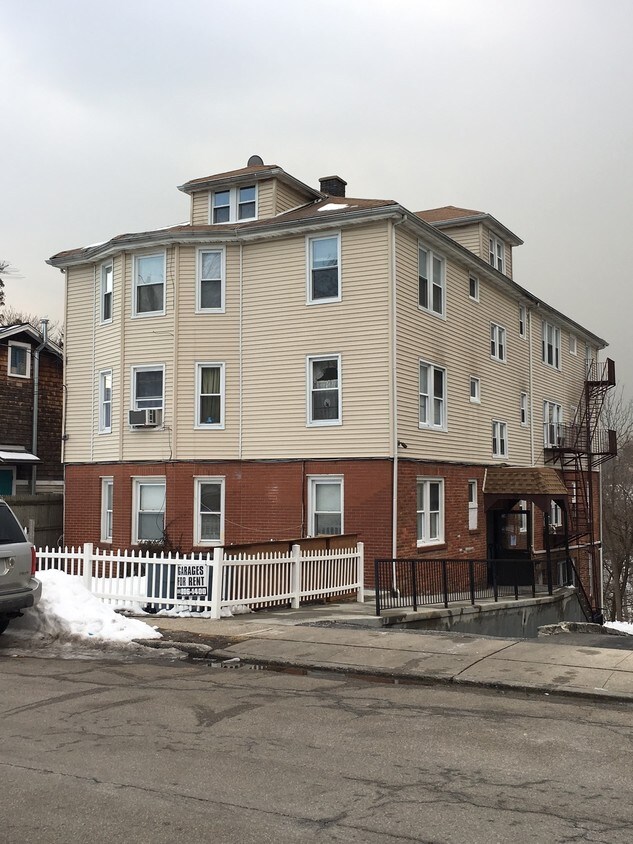 Primary Photo - 59 Ferris Pl