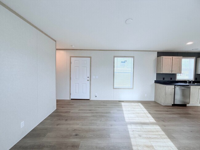 Building Photo - 52758 S Yorktown Ct