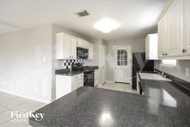 Foto del edificio - 7202 Nettle Springs Ct