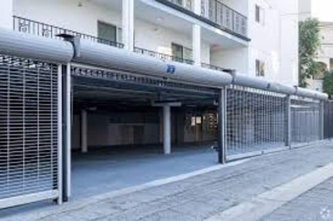 Interior Photo - 11675 Darlington Place