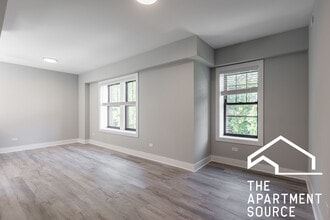 Building Photo - 1136 Oak Ave