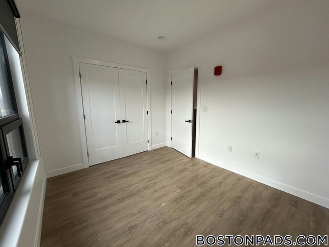 Building Photo - 199 Gardner St