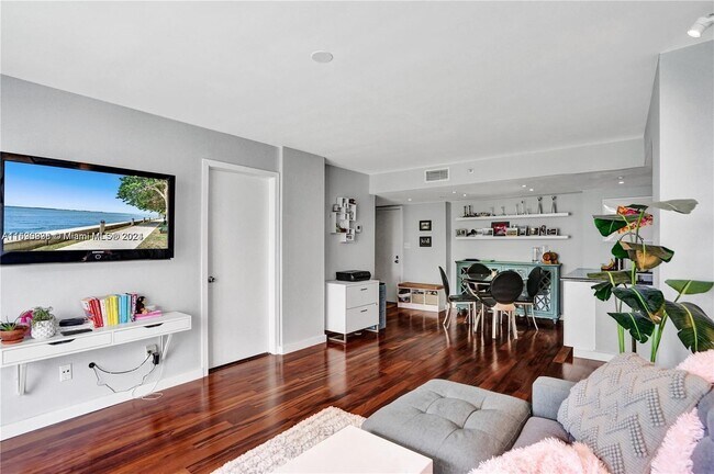Building Photo - 770 Claughton Island Dr