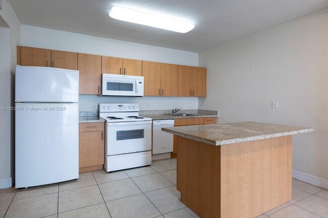 Foto del edificio - 423 NE 23rd St