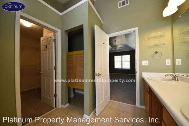 Building Photo - 3 br, 2.5 bath House - 1325 Holleybrooke Dr