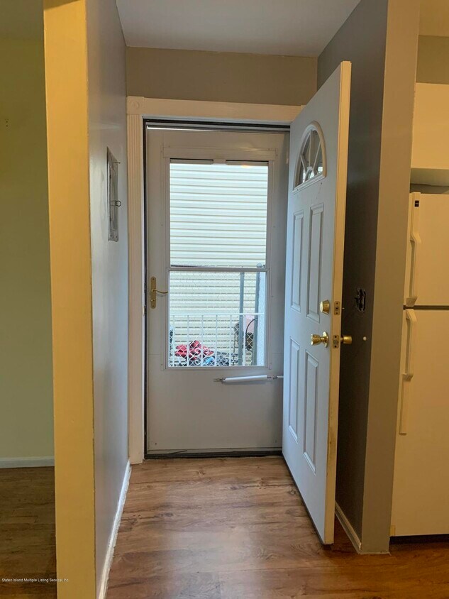 19 Strauss St, Staten Island, NY 10305 Apartment for Rent in Staten