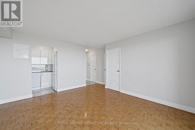 Photo du bâtiment - 666-2666 Spadina Ave.