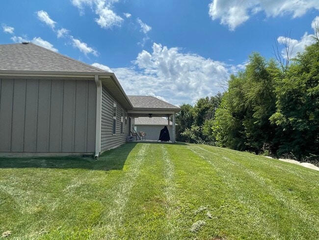 Building Photo - 1451 Spring Mountain Dr