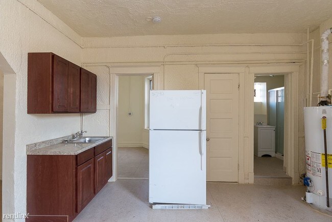 Foto del edificio - 1118 S Western Ave