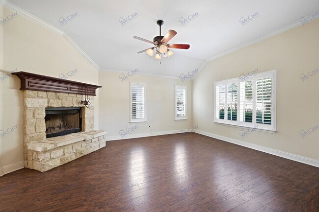 Building Photo - 2725 Westglen Dr