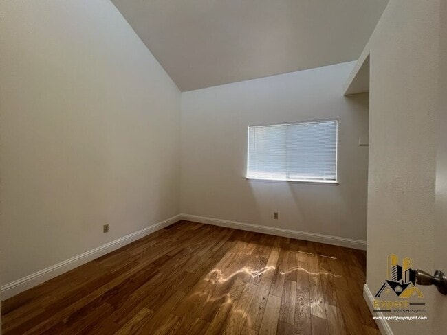 Building Photo - 3939 Madison Ave