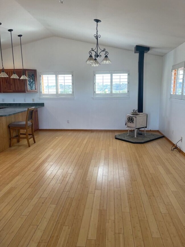 Foto del edificio - Privacy and Space in this Adorable Studio ...