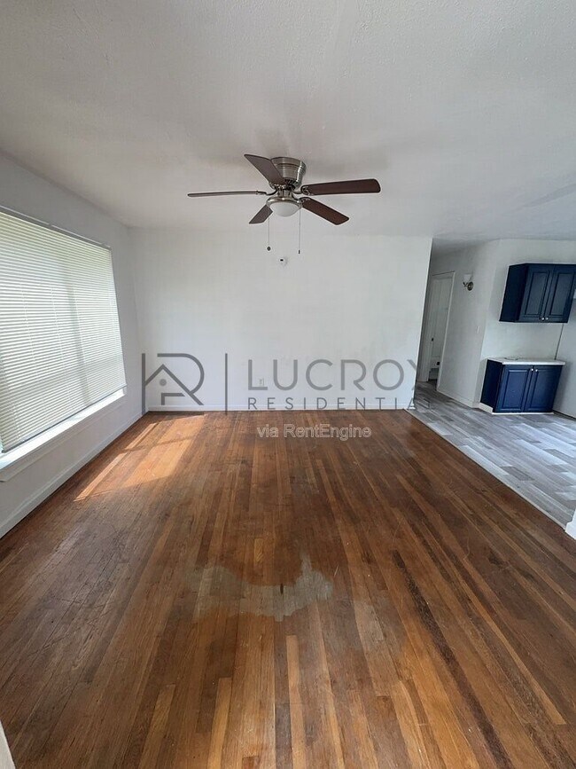 Foto del edificio - 200 Stillwood Dr
