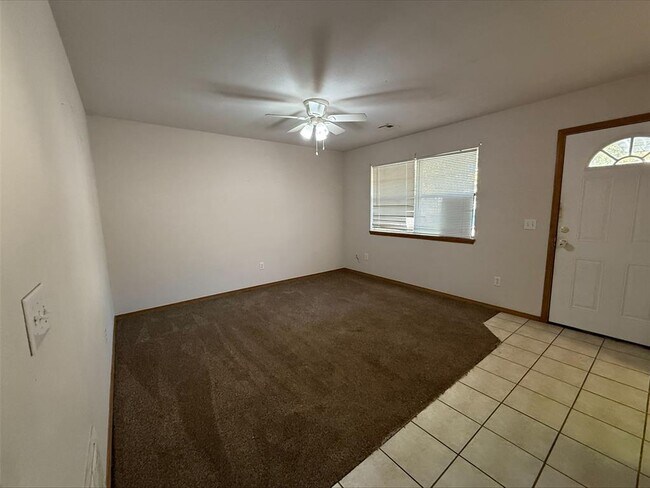 Foto del edificio - 601 Dogwood Ave