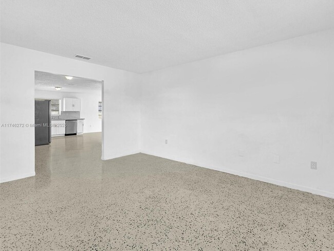 Foto del edificio - 2960 SW 16th St