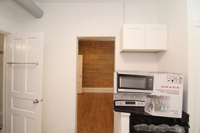 Foto del edificio - 1362 N Bosworth Ave