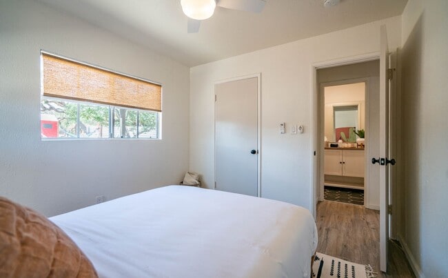 Foto del edificio - Fully Furnished Home in Yucca Valley