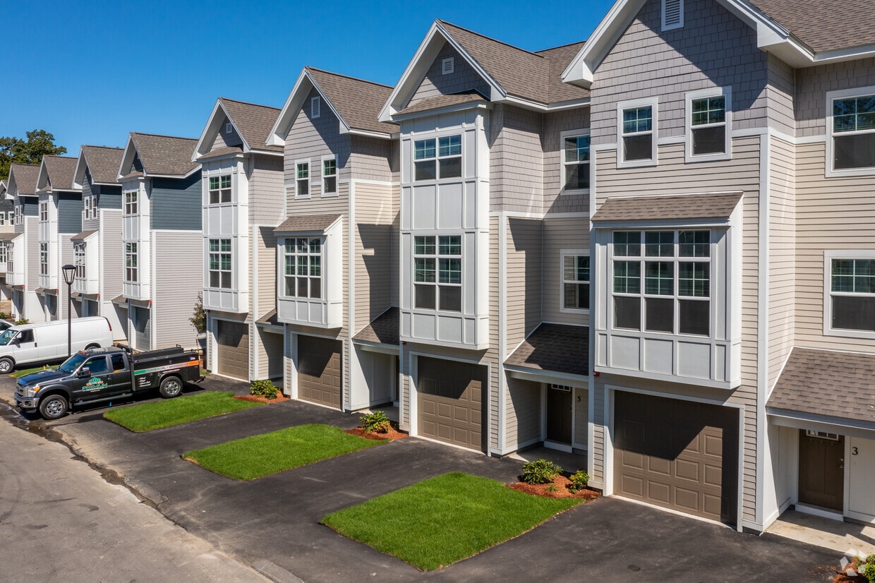Primary Photo - Amelia Villages