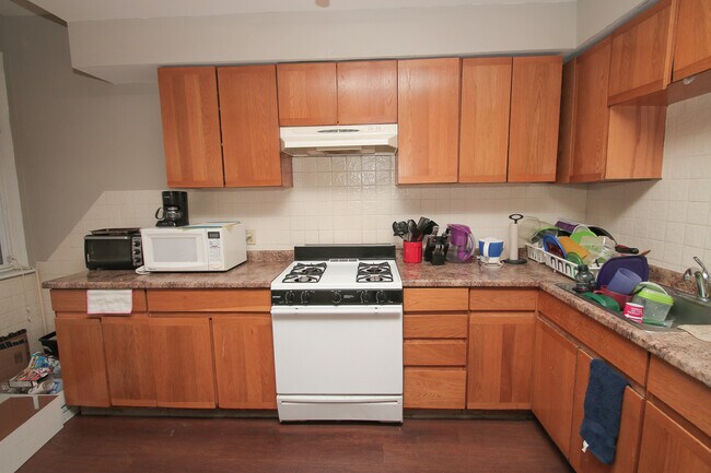 Building Photo - 4129 Woodland Ave