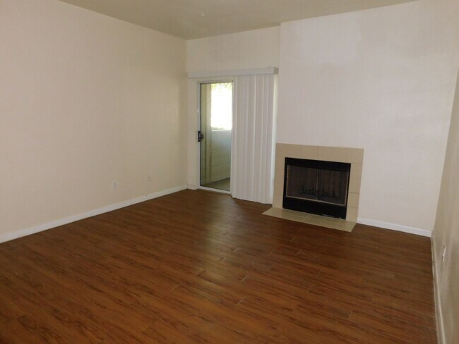 Foto del edificio - Edgecreek Condo for Lease