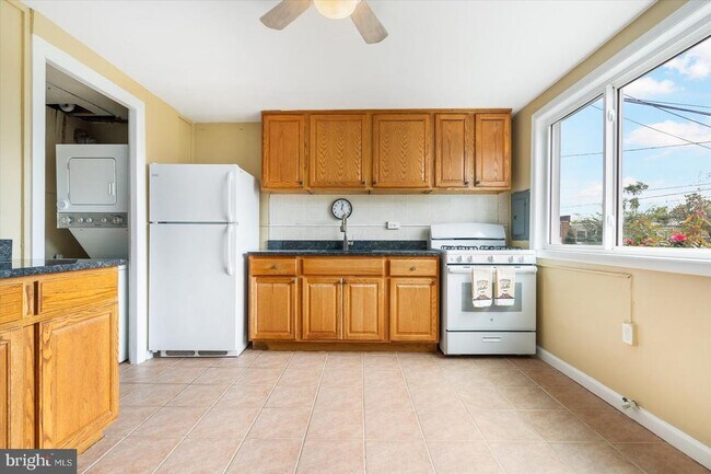 Building Photo - 3202 Tartarian Ct