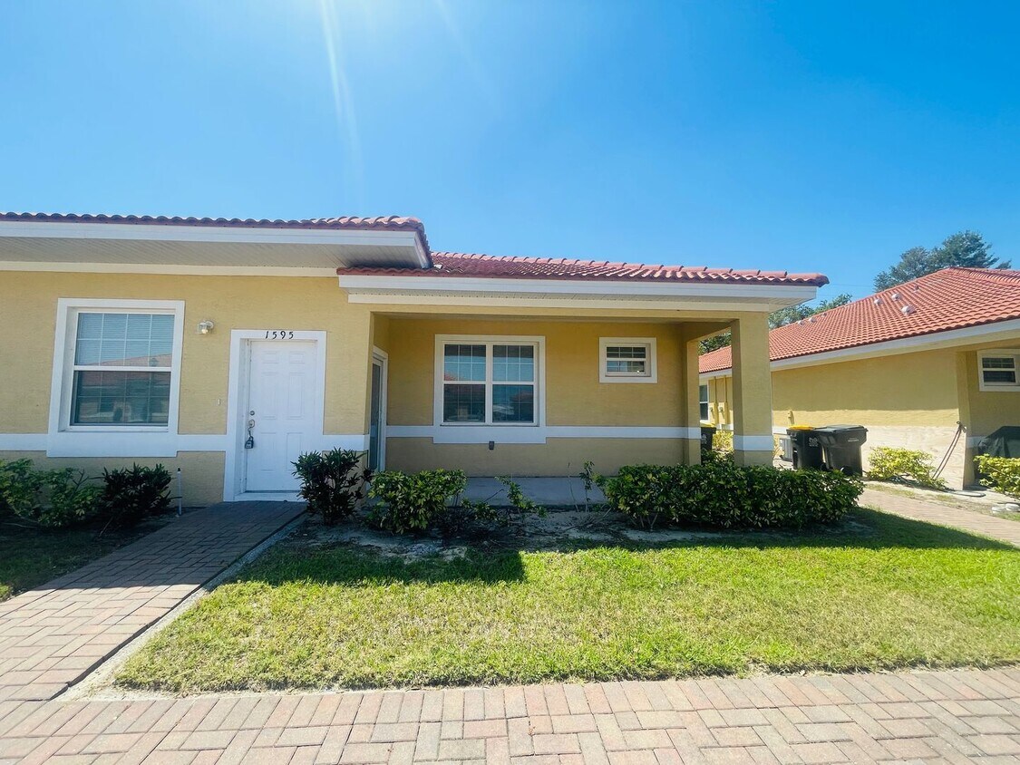 Foto principal - Tuscany Preserve-1595 Cumin Dr Poinciana F...