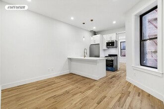 Building Photo - 204 W 96th St