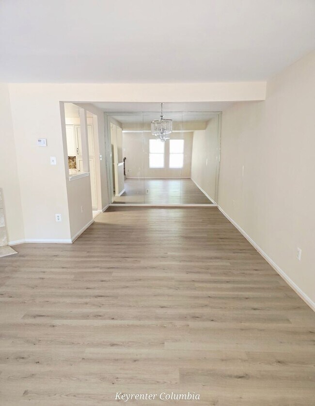 Foto del edificio - Beautiful 3BR Townhome in Burtonsville | Garage, Deck & Community Amenities