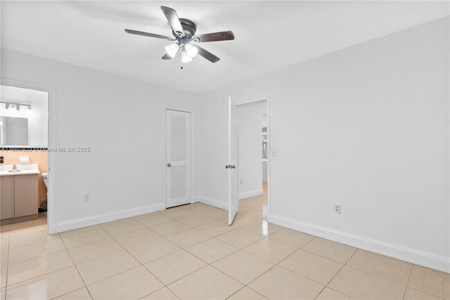 Building Photo - 1040 SW 28th St