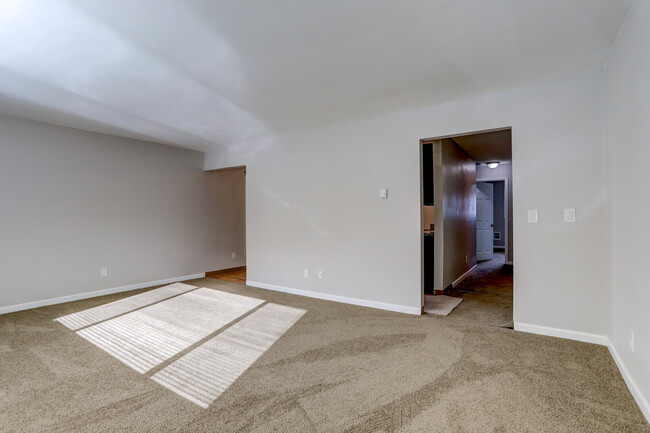 Building Photo - Cherry Park Apartments - NK-2717M