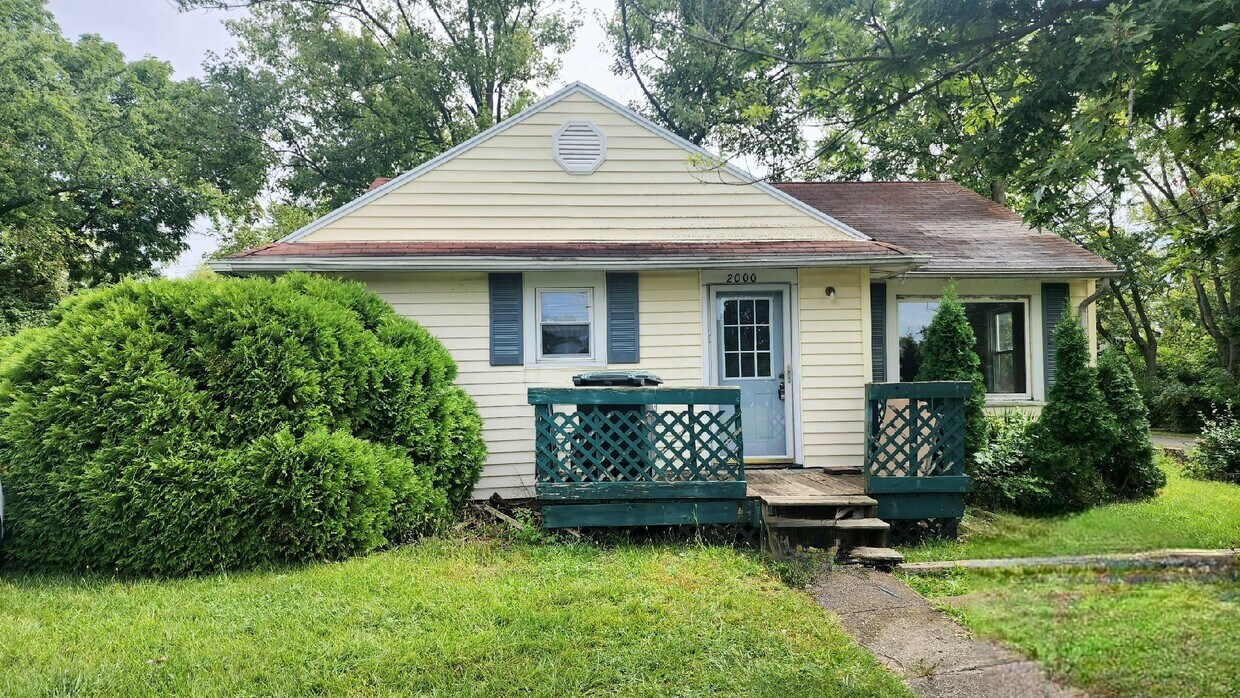 Primary Photo - 2 Bedroom House!