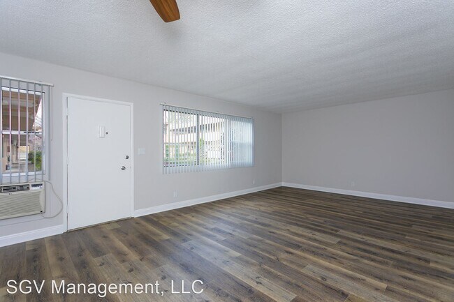 Foto del edificio - 209-215 E Live Oak St
