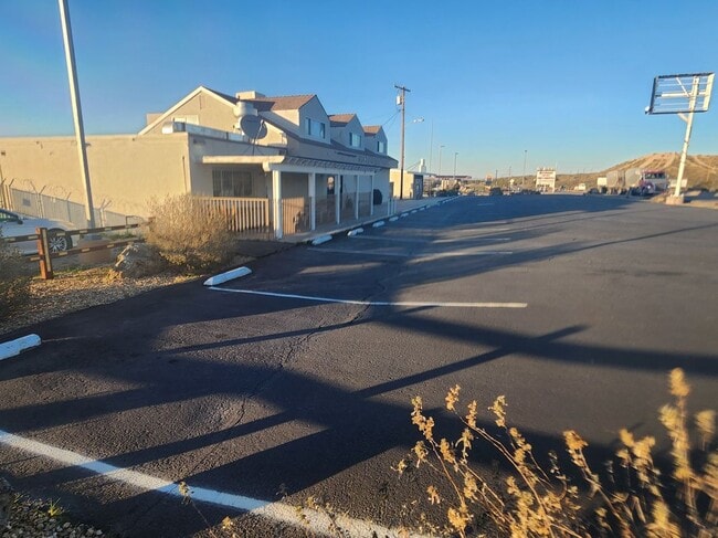 Foto del edificio - 26468 National Trails Hwy