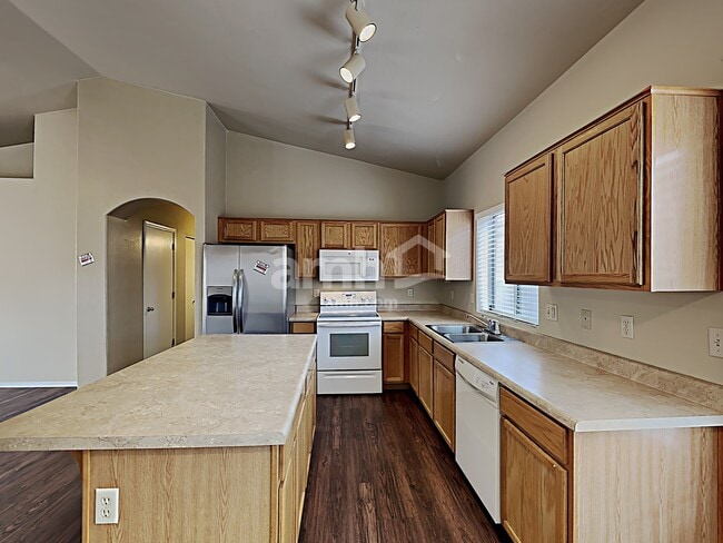Building Photo - 307 E Camino Limon Verde