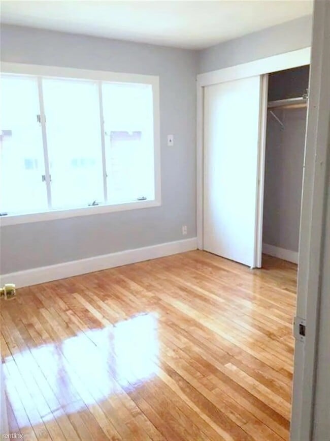 Building Photo - 60 Woods Ave
