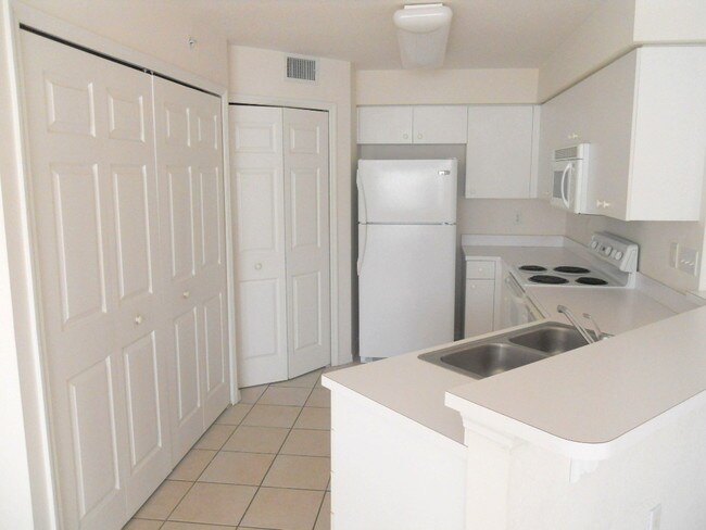 Building Photo - 28861 Bermuda Lago Ct