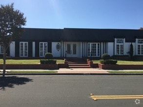 Building Photo - 1255 Somerset Ln