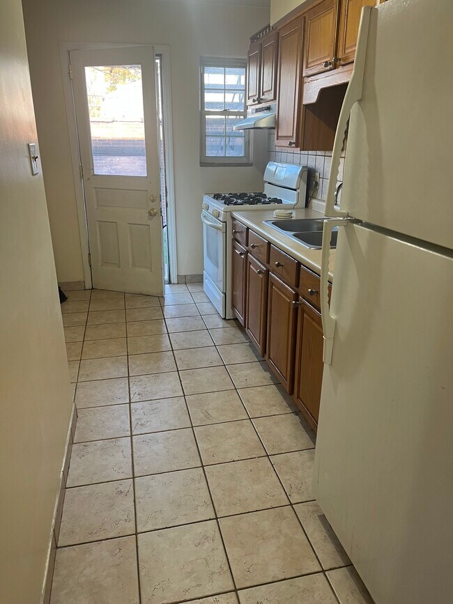 Foto del edificio - 1133 S Cassingham Rd