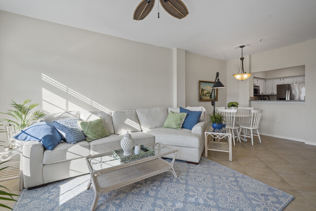 Sala de estar - 23600 Walden Center Dr