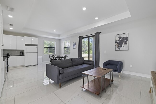 Foto del edificio - 674 Windermere Dr