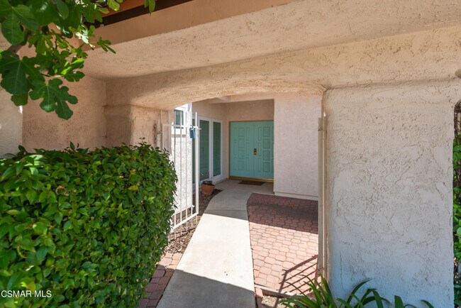Building Photo - 32482 Saddle Mountain Dr