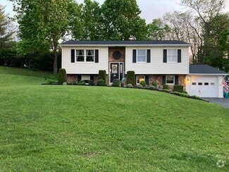 Welcome home TOP! All utilities included! - 7288 Beechtree Ln