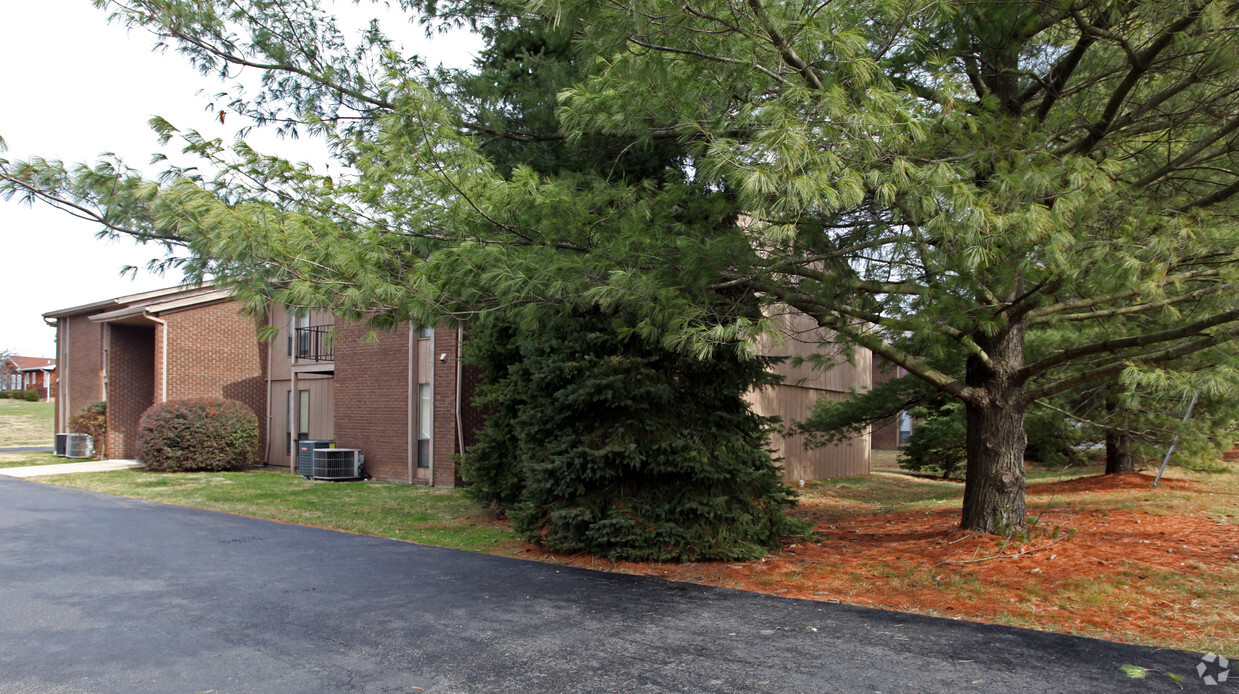 Building Photo - The Highlands Apartments