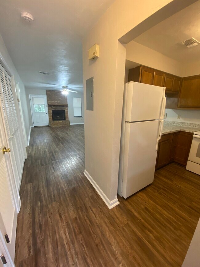 Foto del edificio - 2923 Woodrich Dr