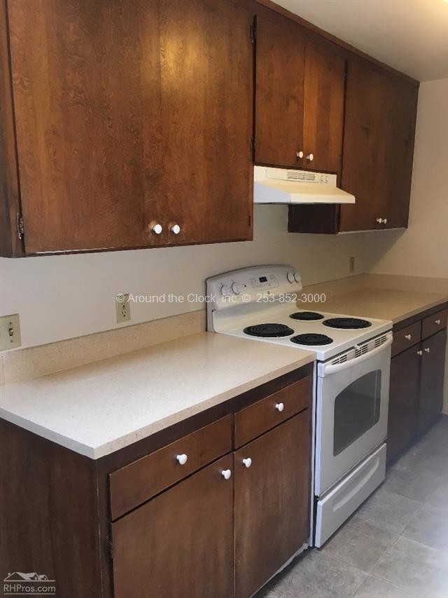 Building Photo - 2 Bed/1 Bath 880 sq. ft. Apartment in Tukwila