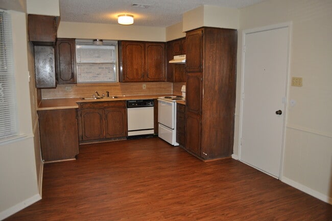 Building Photo - Single Family Home in Watauga