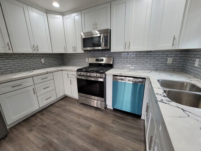 Foto del edificio - Charming 3 Bedroom, 1 Bath home in the Cam...