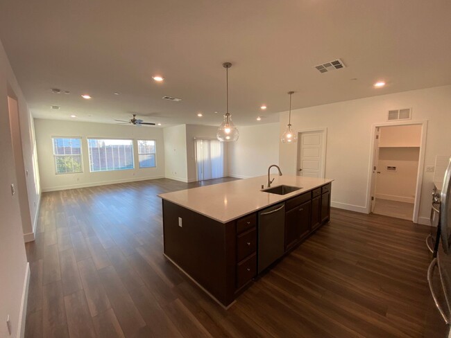 Building Photo - River Island Ranch home built by Lennar Av...