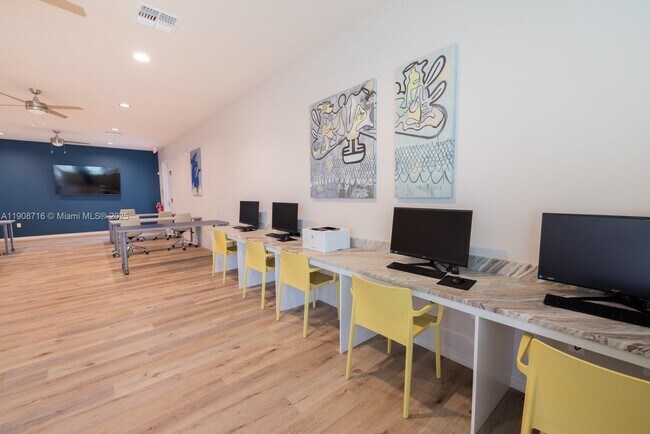 Foto del edificio - 1481 Hawk Trce Lp